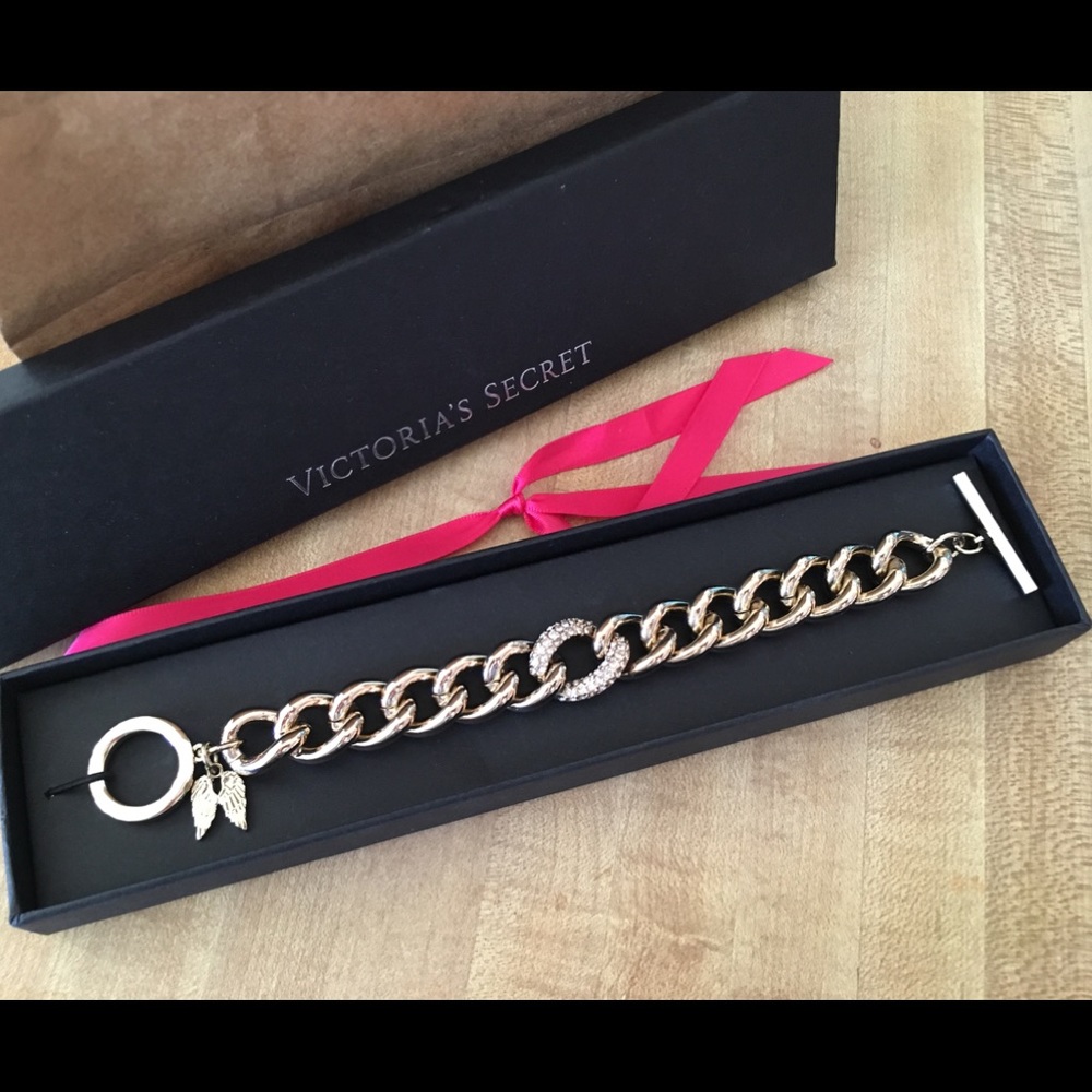NWT Victoria’s Secret Pave Gold Bracelet